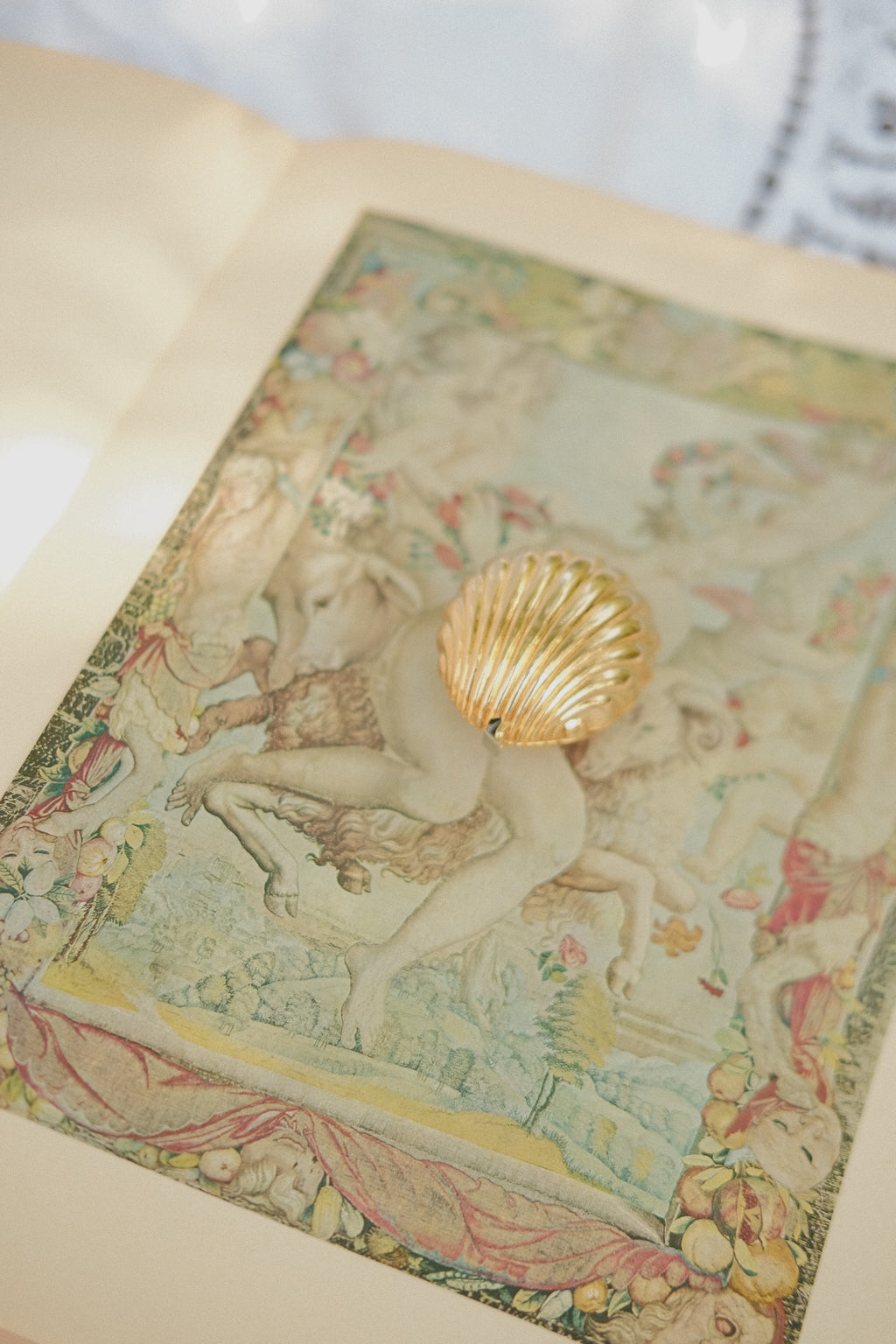 22K Gold Plated Shell Tape Measure