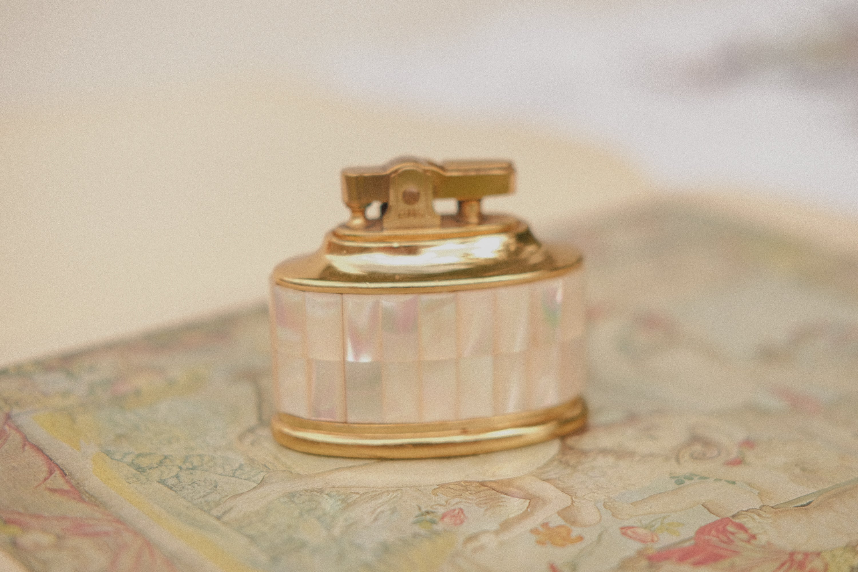 Mother of Pearl CMC Table Lighter