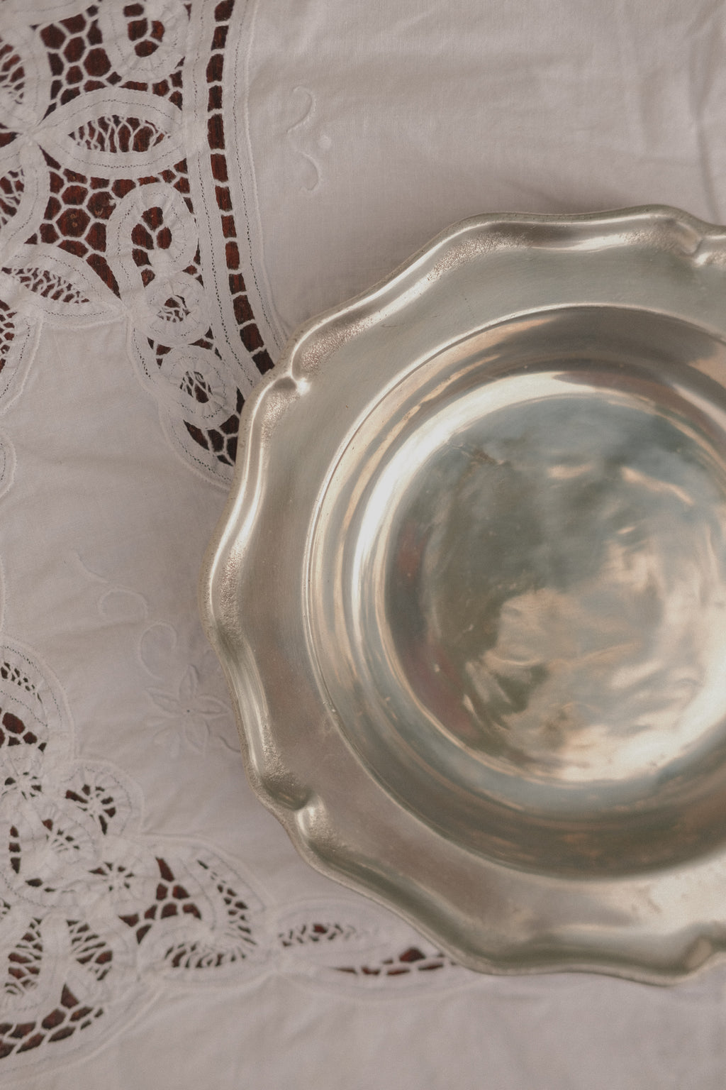 Scalloped Pewtarex Serving Bowl