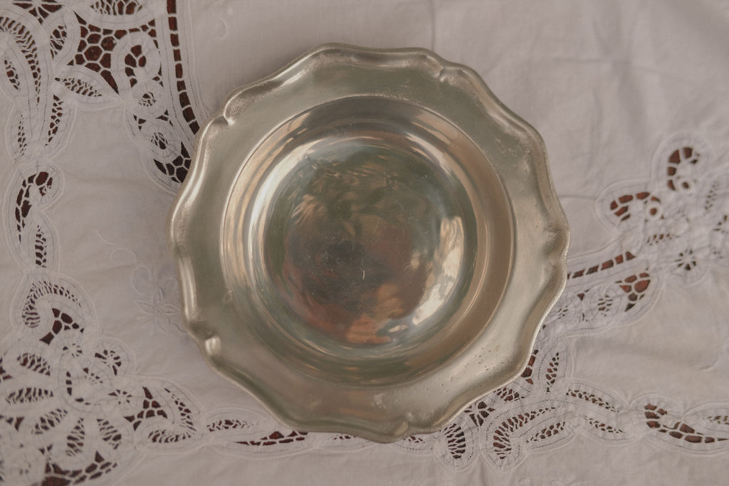 Scalloped Pewtarex Serving Bowl