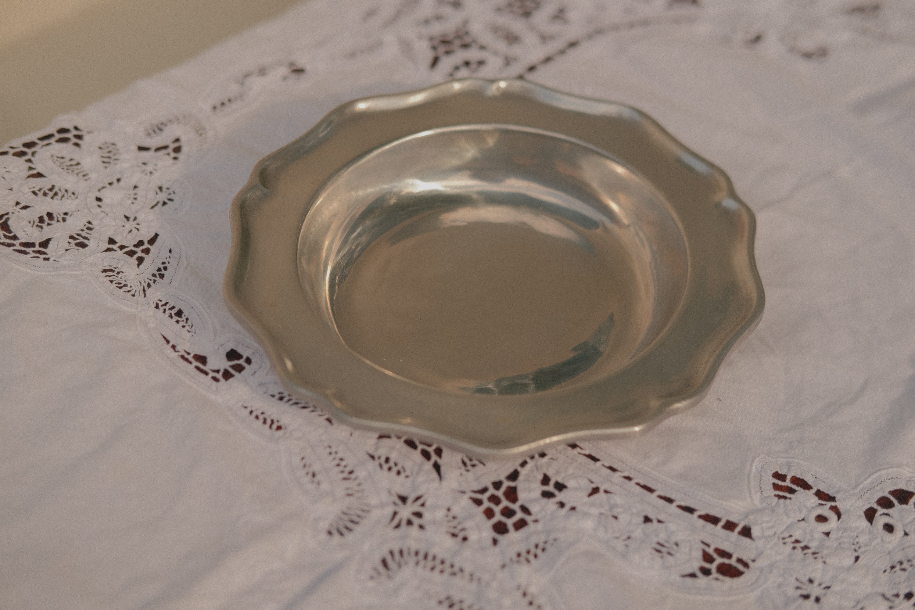 Scalloped Pewtarex Serving Bowl