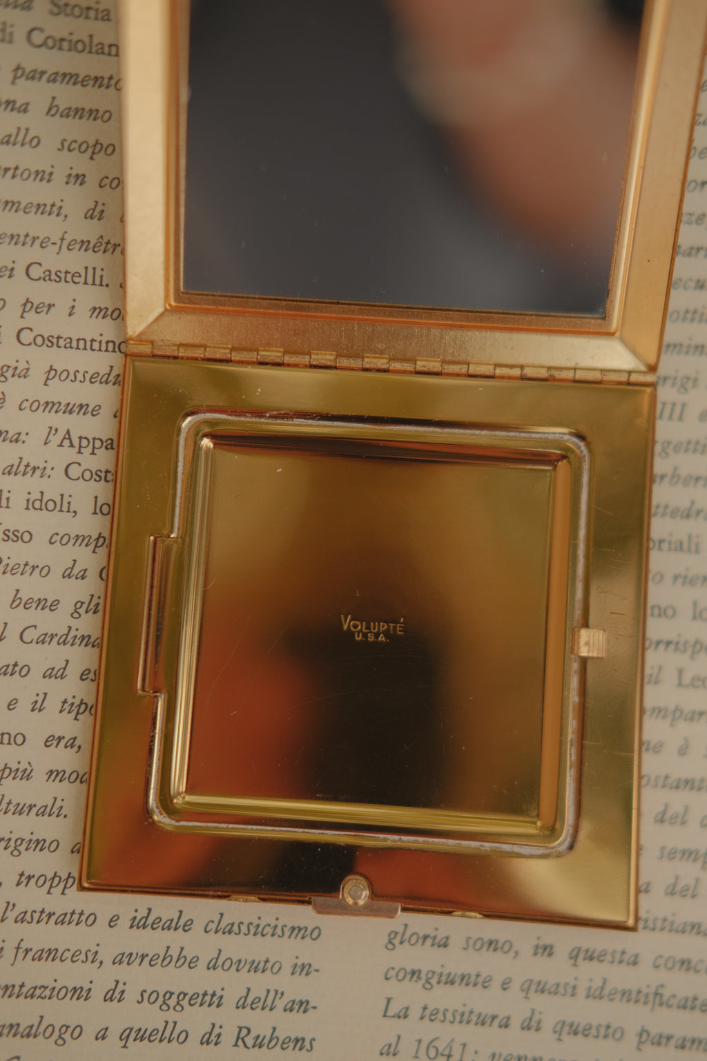 Volupte Jeweled Gold Toned Compact