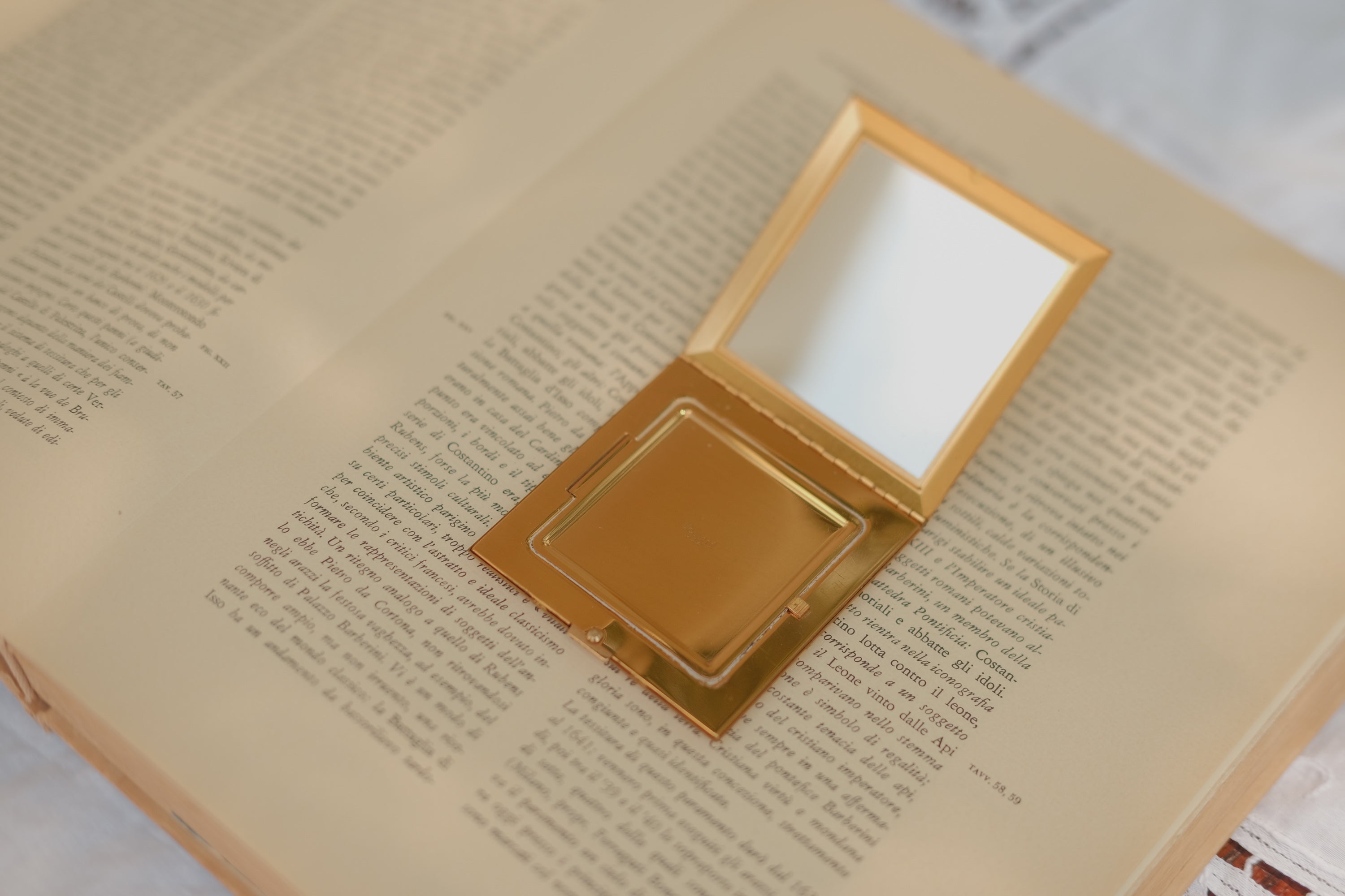 Volupte Jeweled Gold Toned Compact