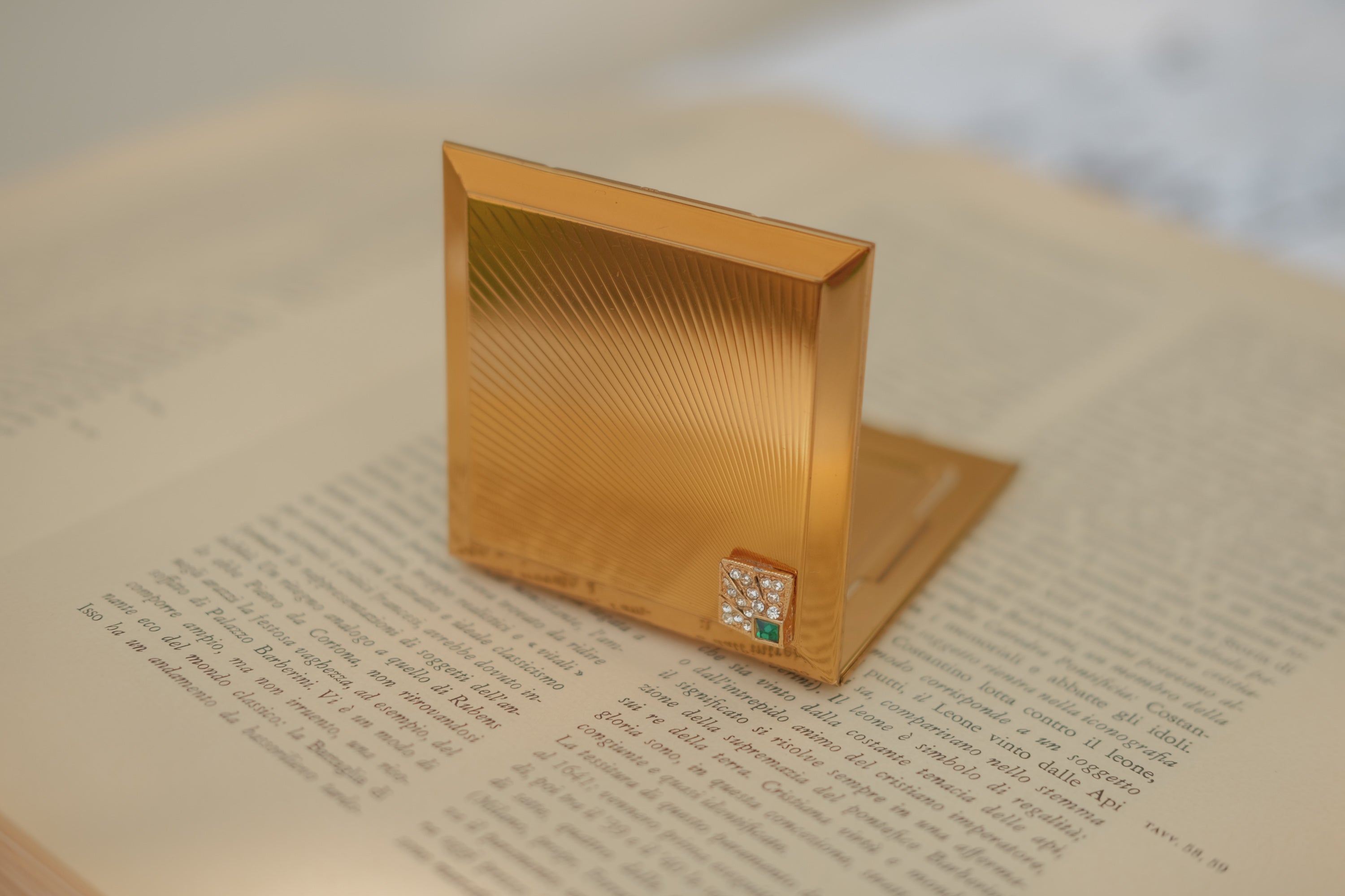 Volupte Jeweled Gold Toned Compact