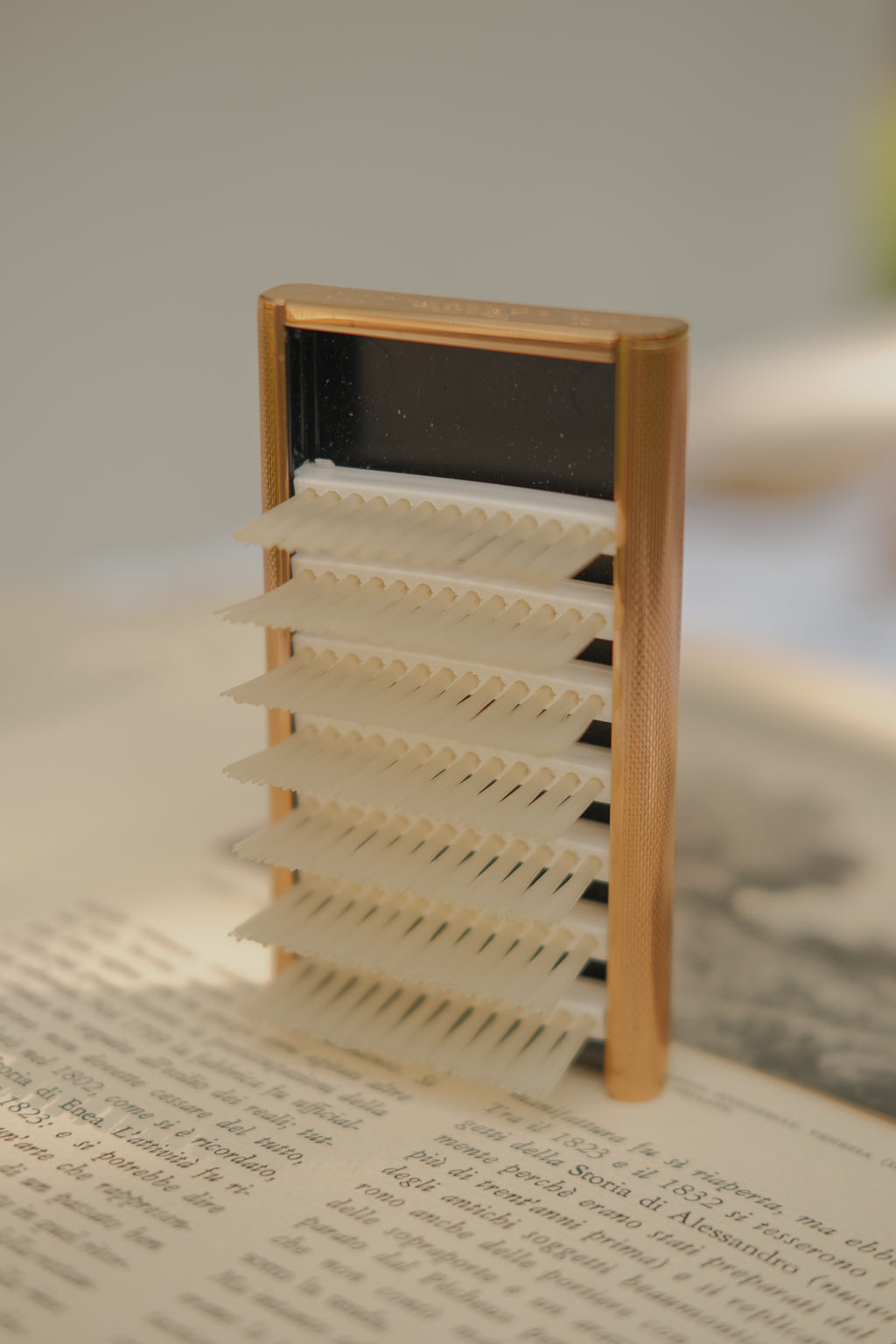 Stratton Floral Travel Brush