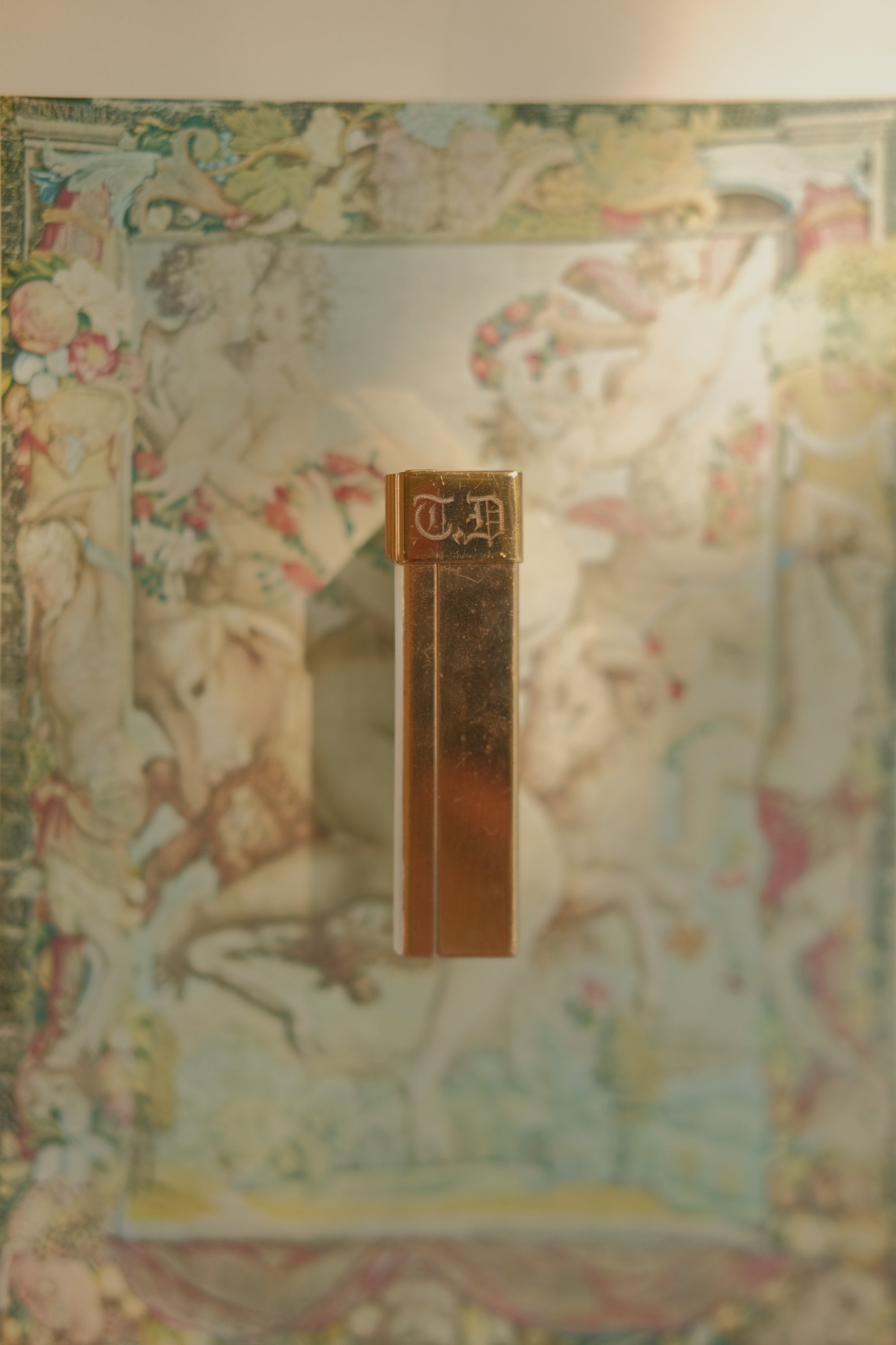 Volupte Mother of Pearl Vanity Compact