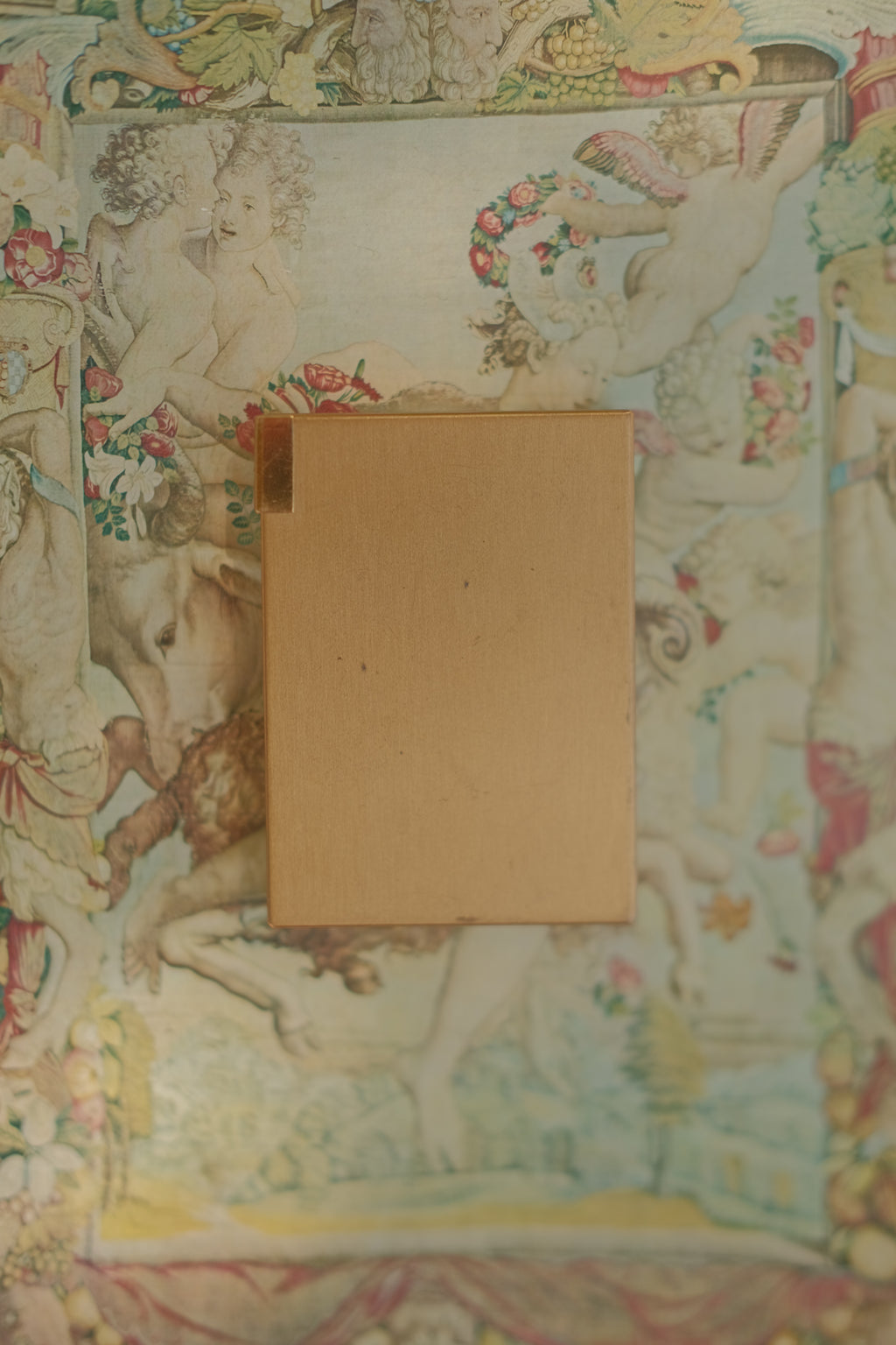 Volupte Mother of Pearl Vanity Compact