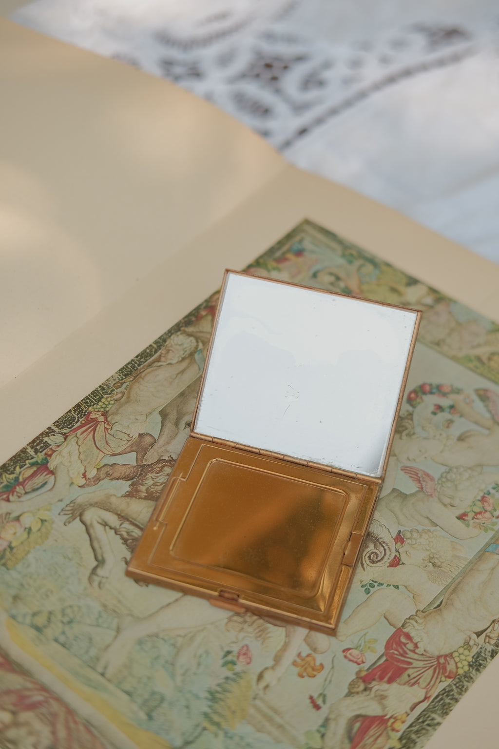 1950's Marhill Mother of Pearl Compact