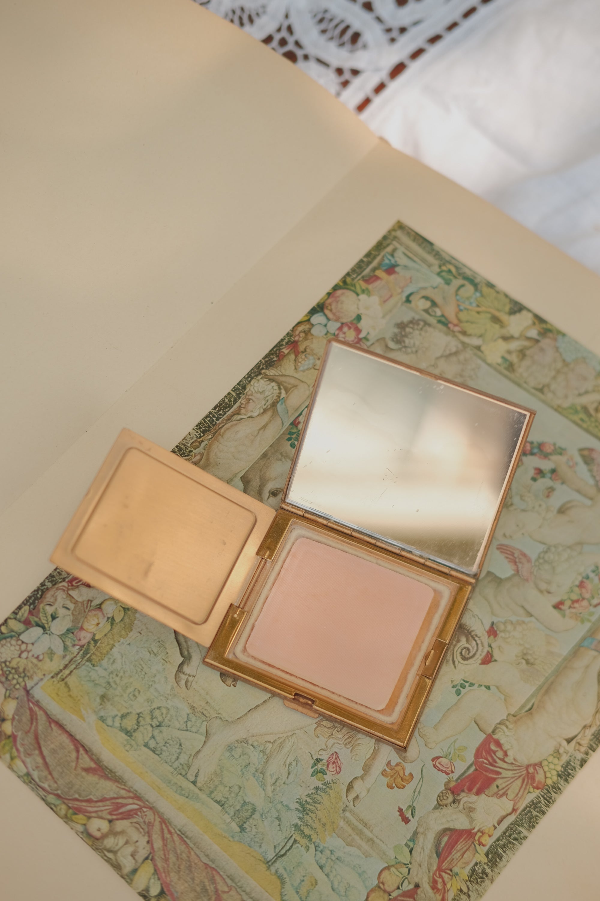 1950's Marhill Mother of Pearl Compact