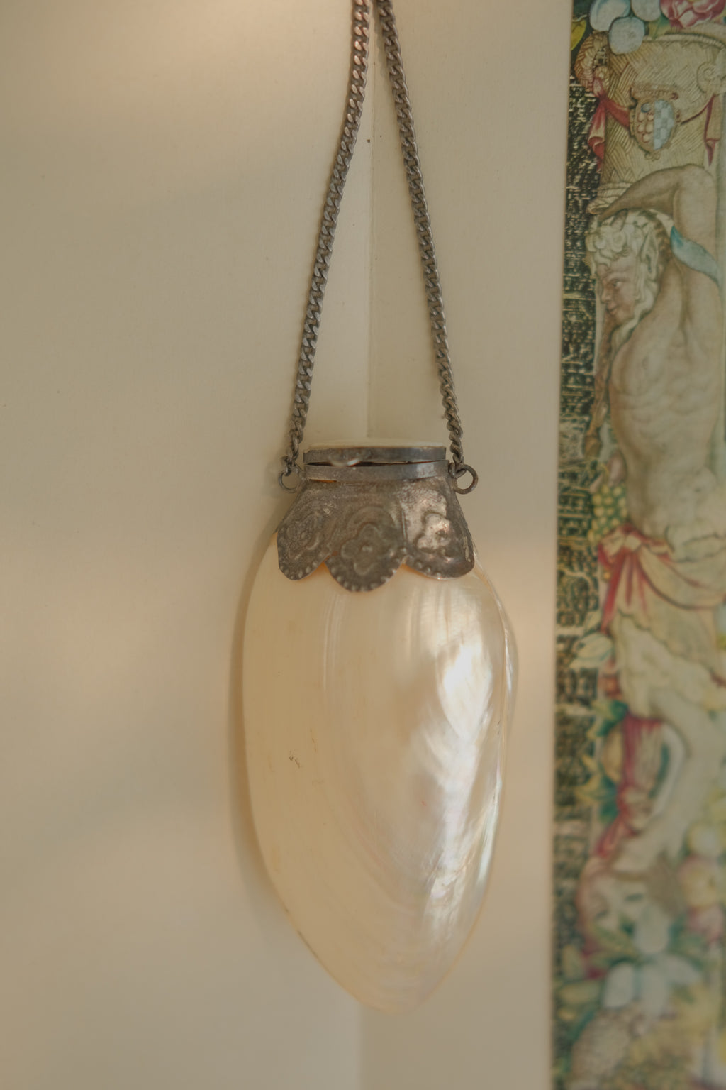 Mother of Pearl Shell Pill Purse with Chain
