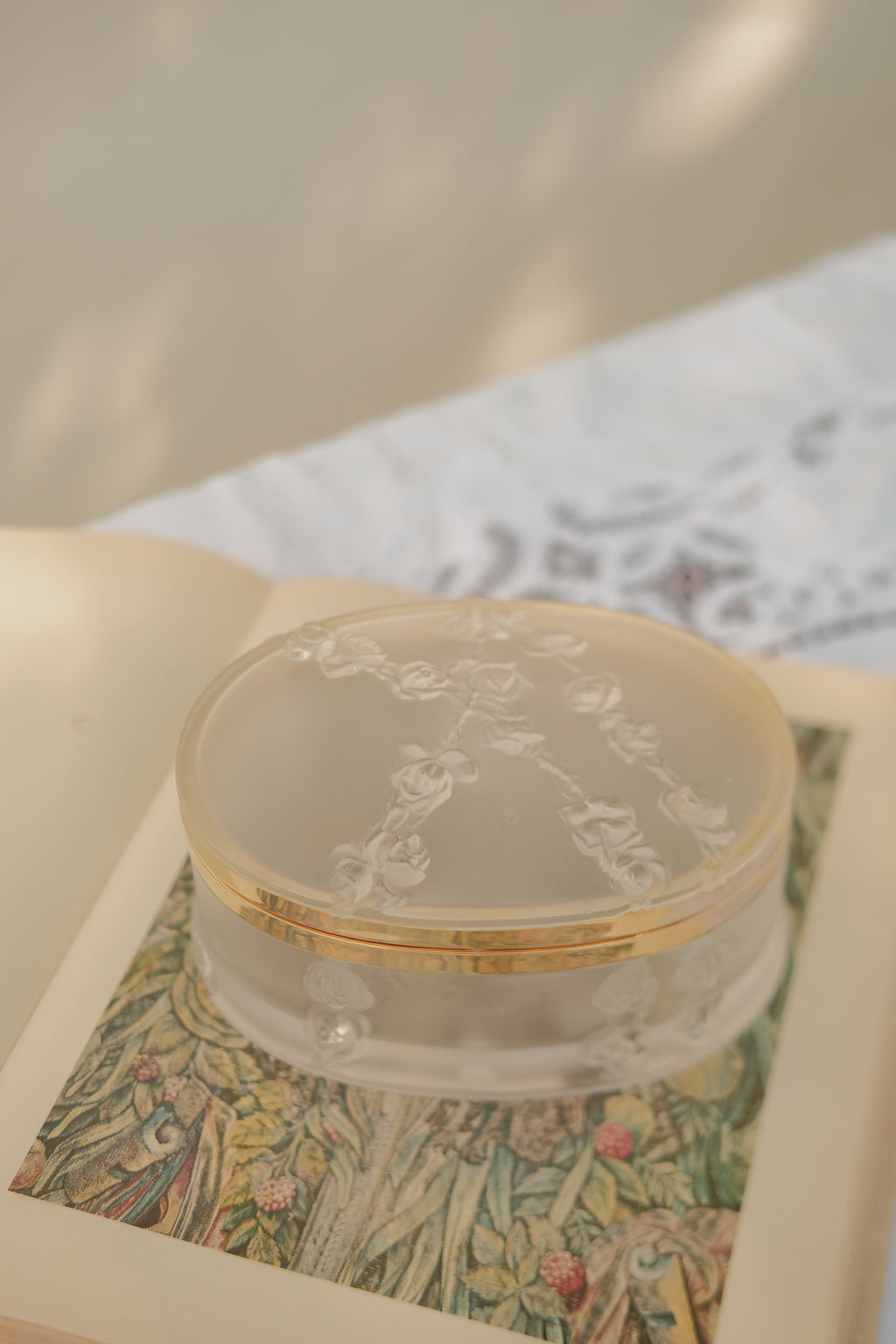 Lalique Coppelia Frosted Jewelry Box