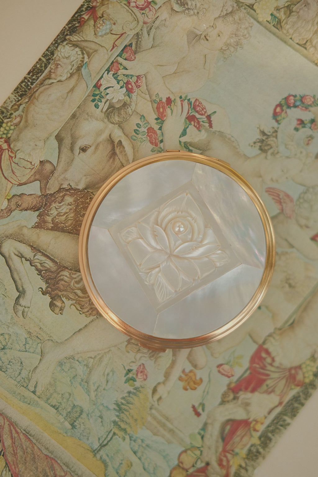 Mother of Pearl Floral Powder Compact