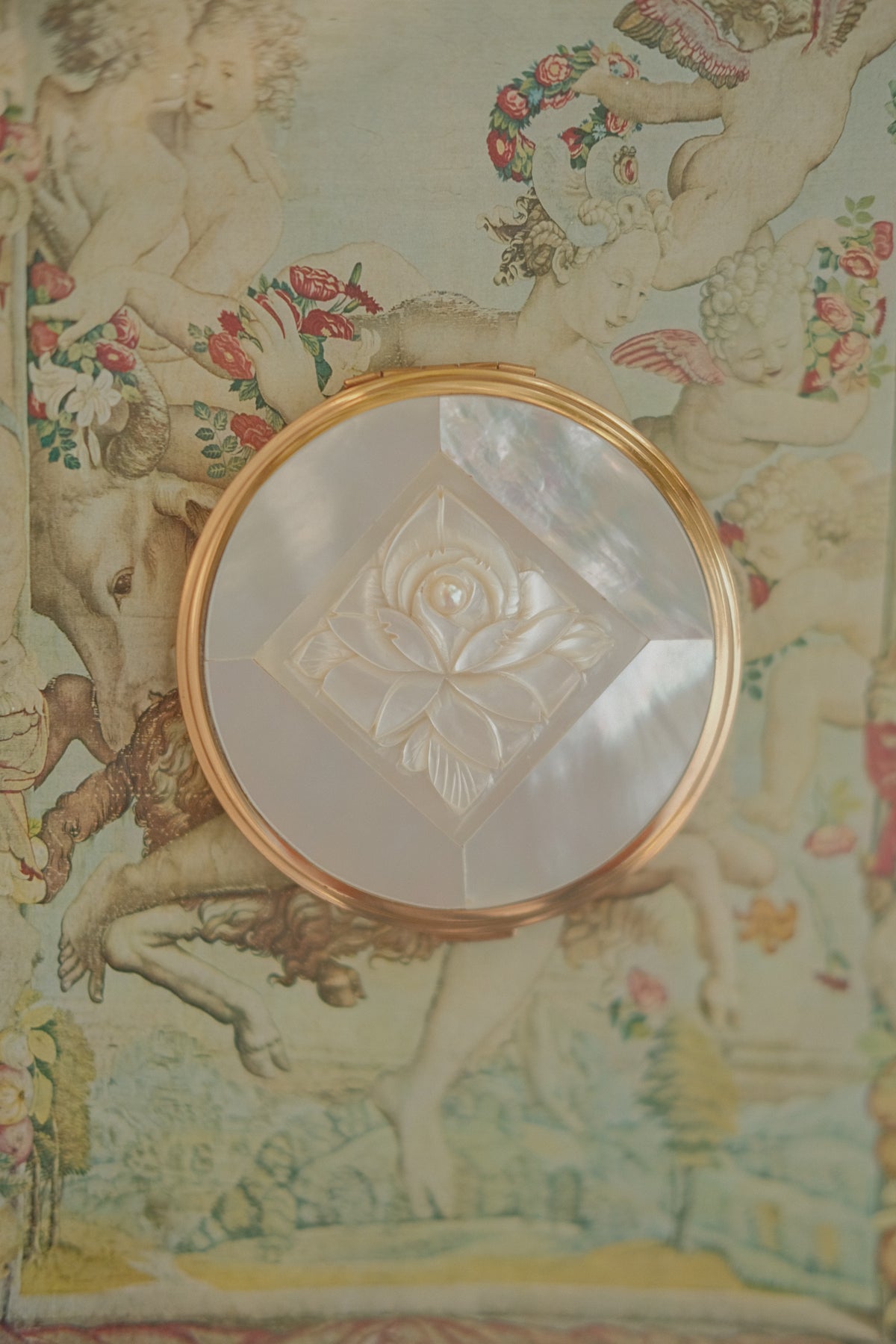 Mother of Pearl Floral Powder Compact