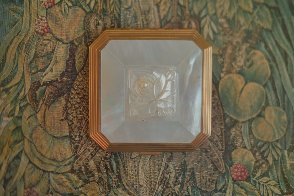 New Light Mother of Pearl Floral Compact