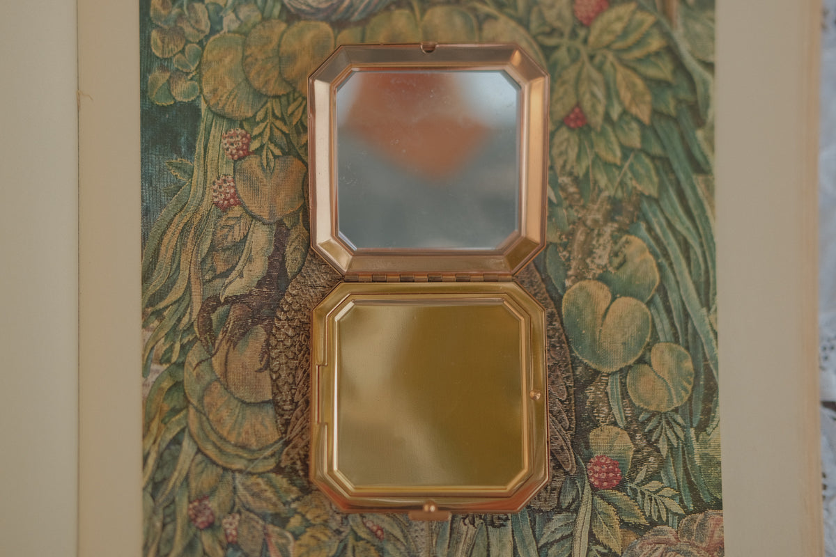 New Light Mother of Pearl Floral Compact