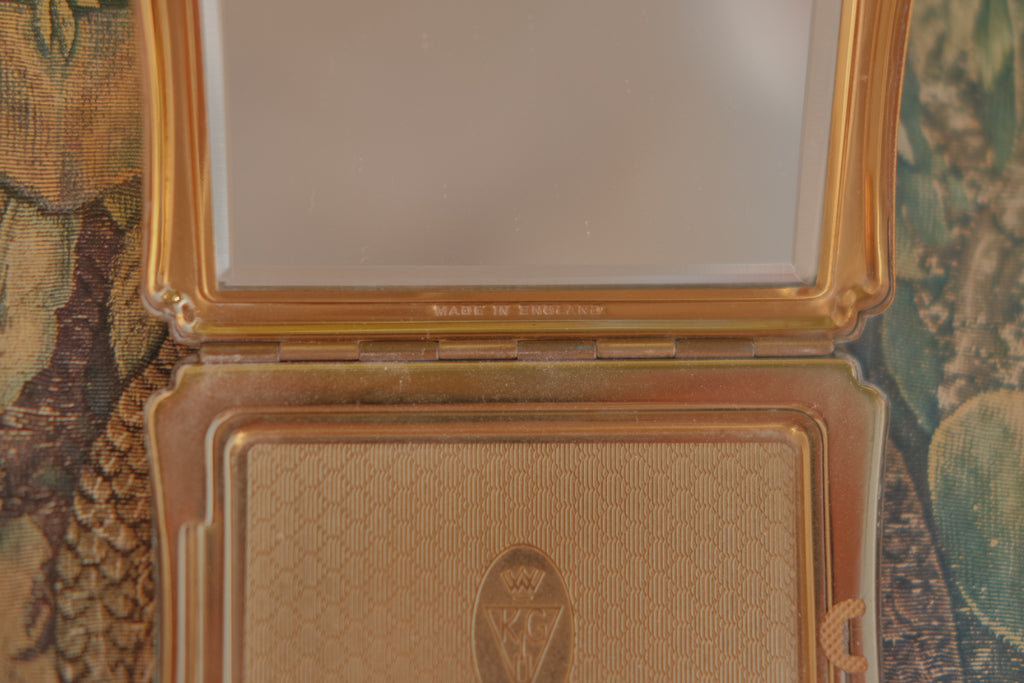 Kigu Mother of Pearl Powder Compact