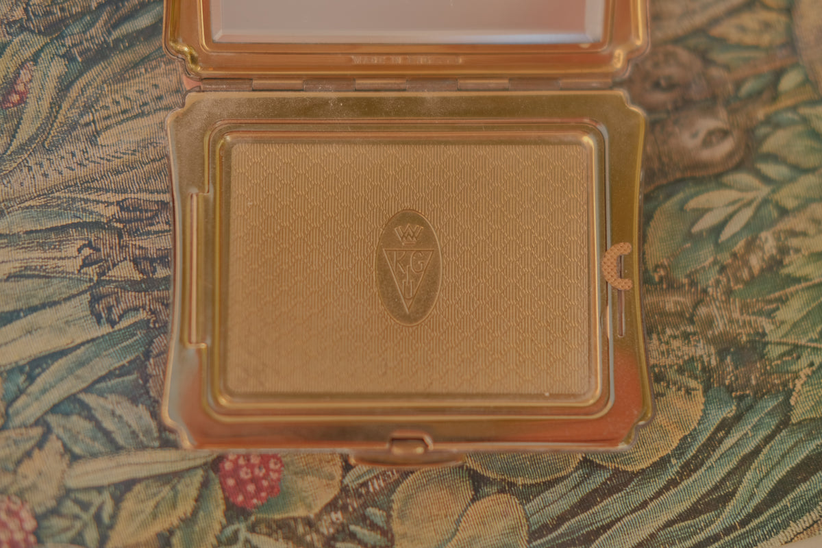 Kigu Mother of Pearl Powder Compact