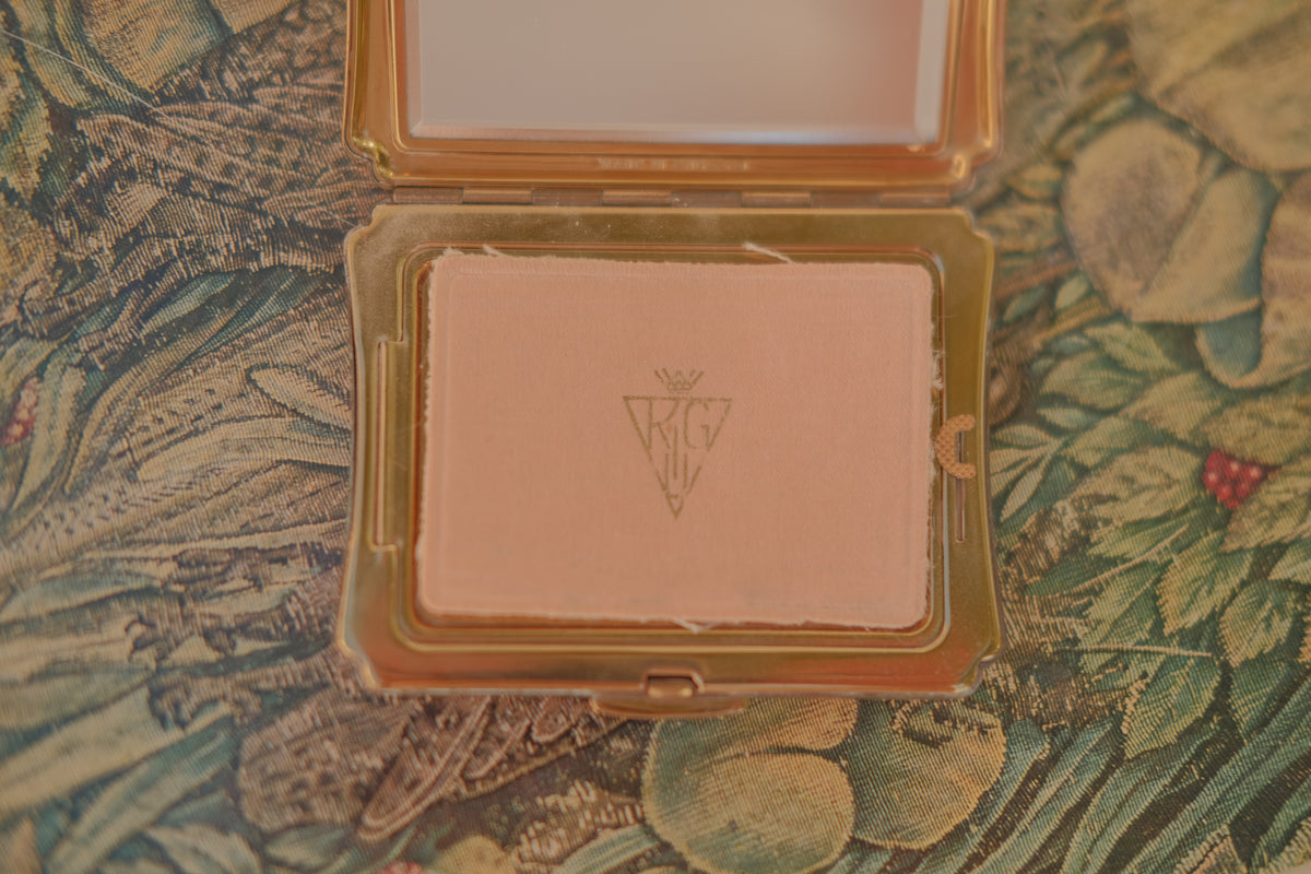 Kigu Mother of Pearl Powder Compact