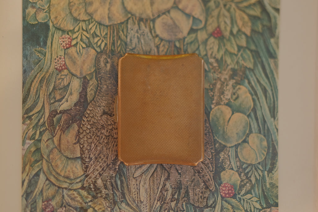 Kigu Mother of Pearl Powder Compact
