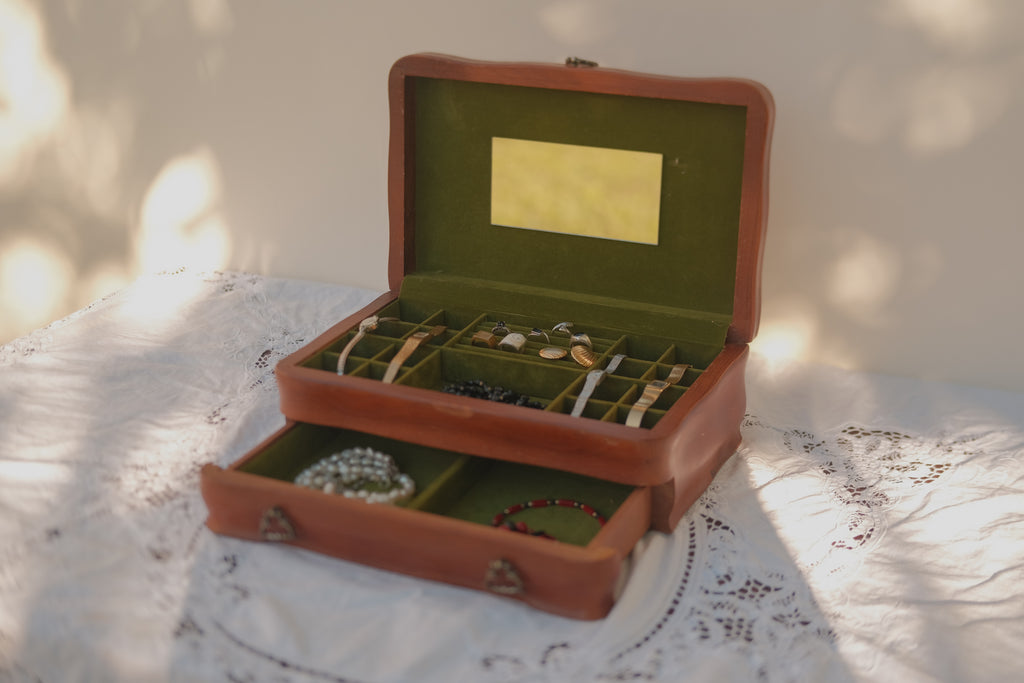 London Leather Jewelry Box