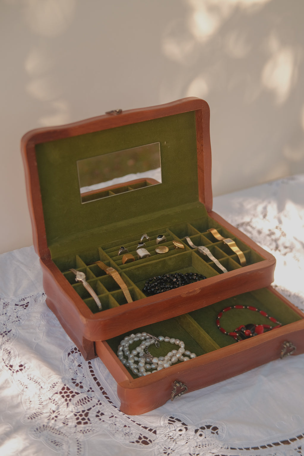 London Leather Jewelry Box