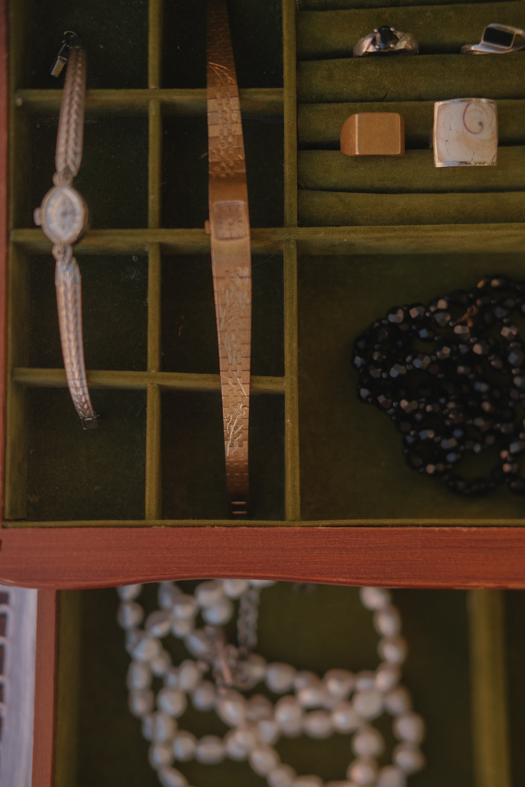 London Leather Jewelry Box